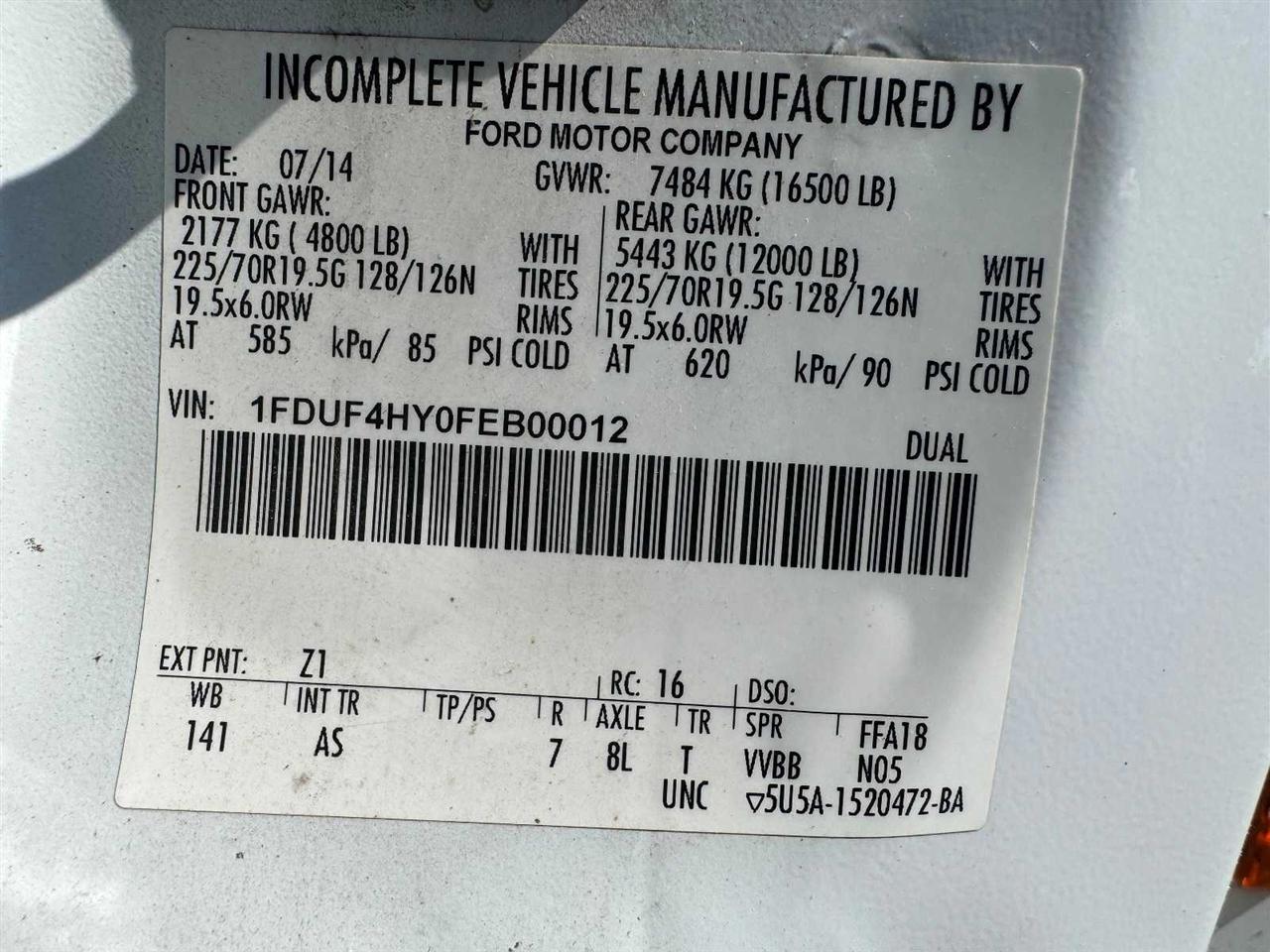 Ford Super Duty F-450 DRW 4WD Reg Cab 201" WB 120" CA XLT 2015