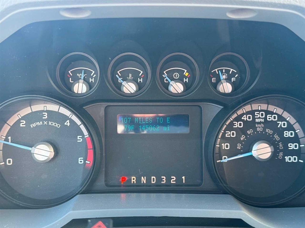 Ford Super Duty F-450 DRW 4WD Reg Cab 201" WB 120" CA XLT 2015