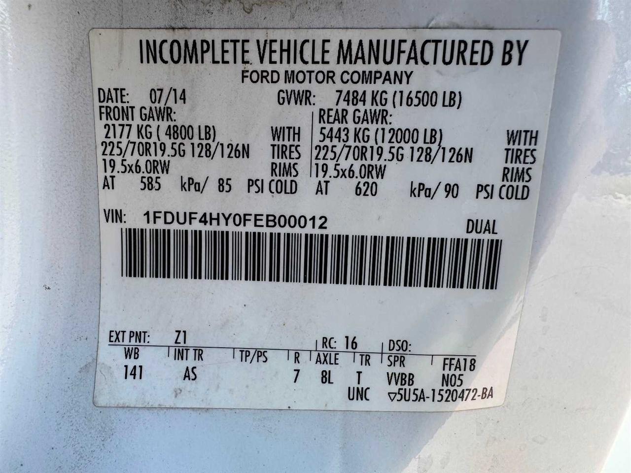 Ford Super Duty F-450 DRW 4WD Reg Cab 201" WB 120" CA XLT 2015