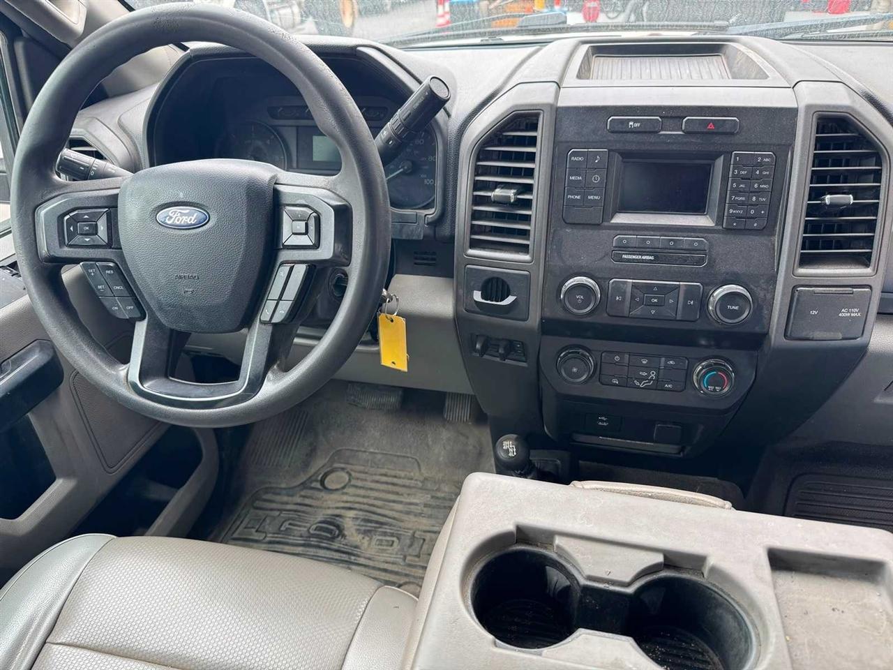 Ford Super Duty F-550 DRW XLT 4WD Reg Cab 145" WB 60" CA 2019