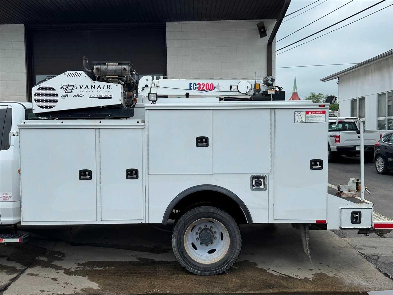 Ford Super Duty F-550 DRW XL 4WD Reg Cab 145" WB 60" CA 2019