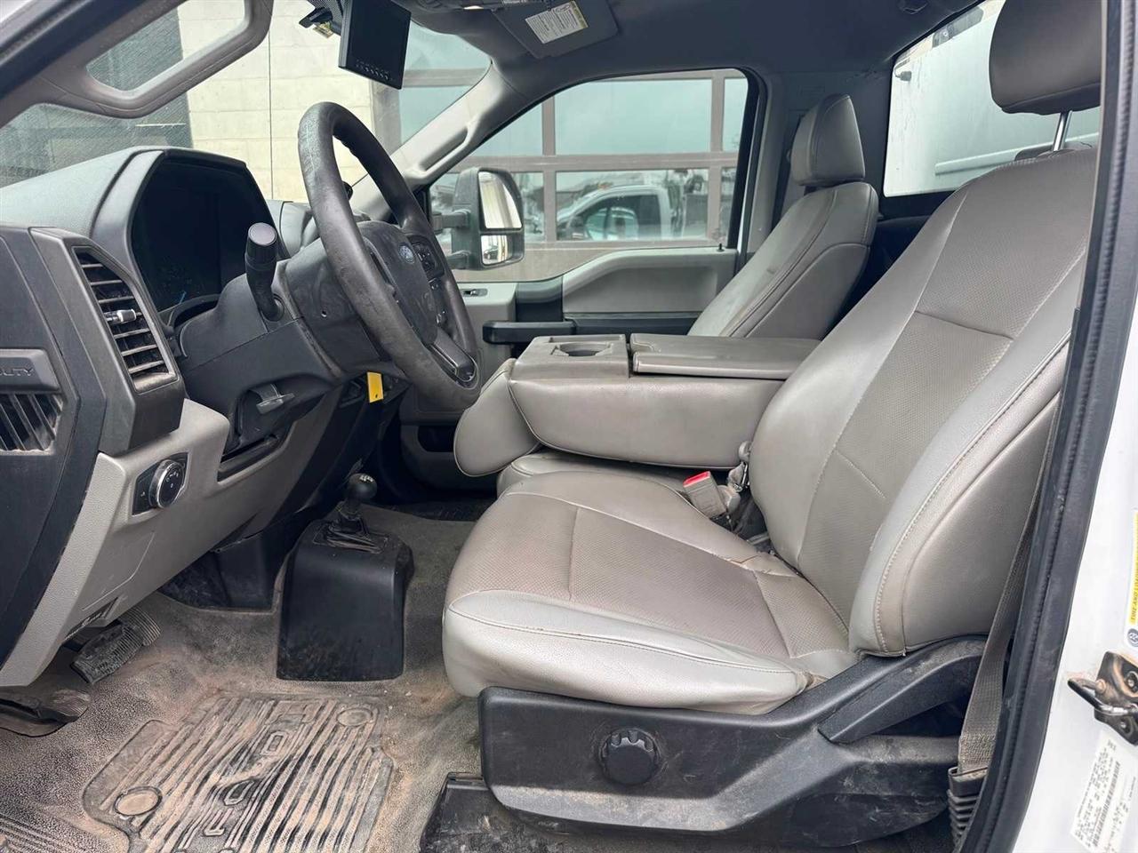 Ford Super Duty F-550 DRW XL 4WD Reg Cab 145" WB 60" CA 2019