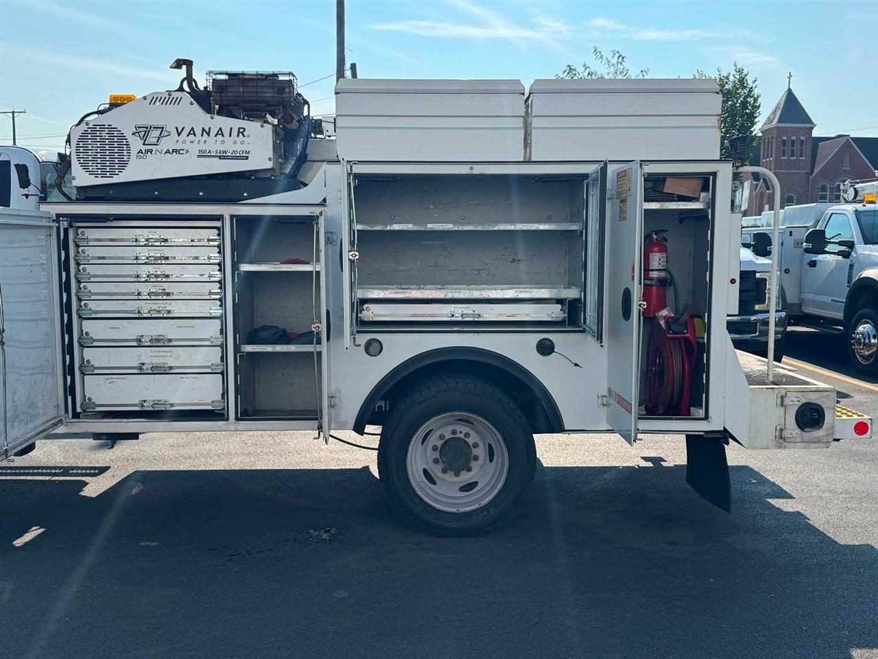 Ford Super Duty F-550 DRW XLT 4WD Reg Cab 145" WB 60" CA 2018