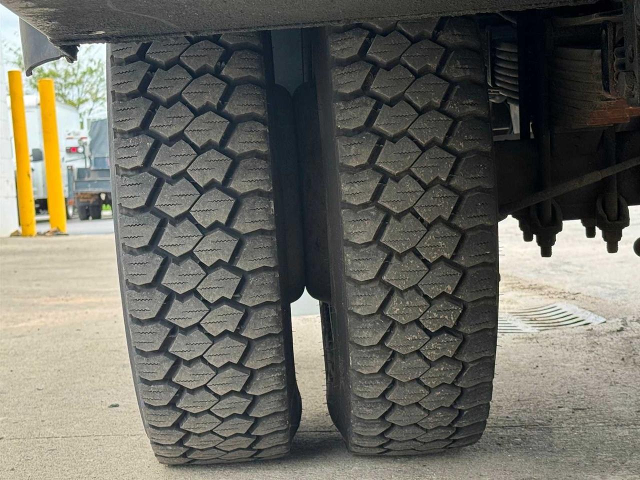 Ford Super Duty F-550 DRW XL 4WD Reg Cab 145" WB 60" CA 2018