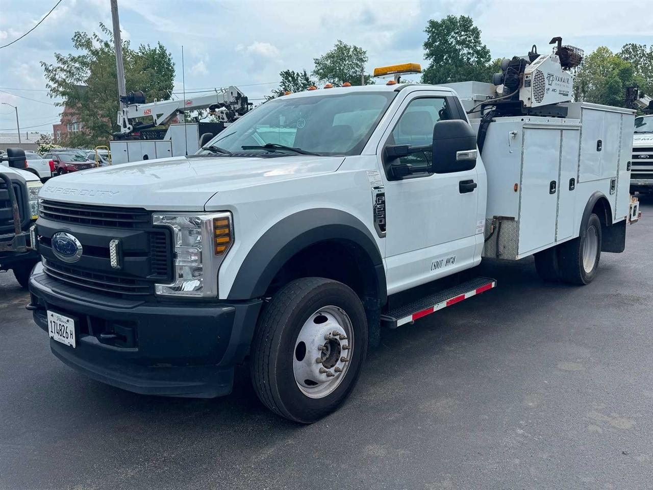 Ford Super Duty F-550 DRW XLT 4WD Reg Cab 145" WB 60" CA 2019