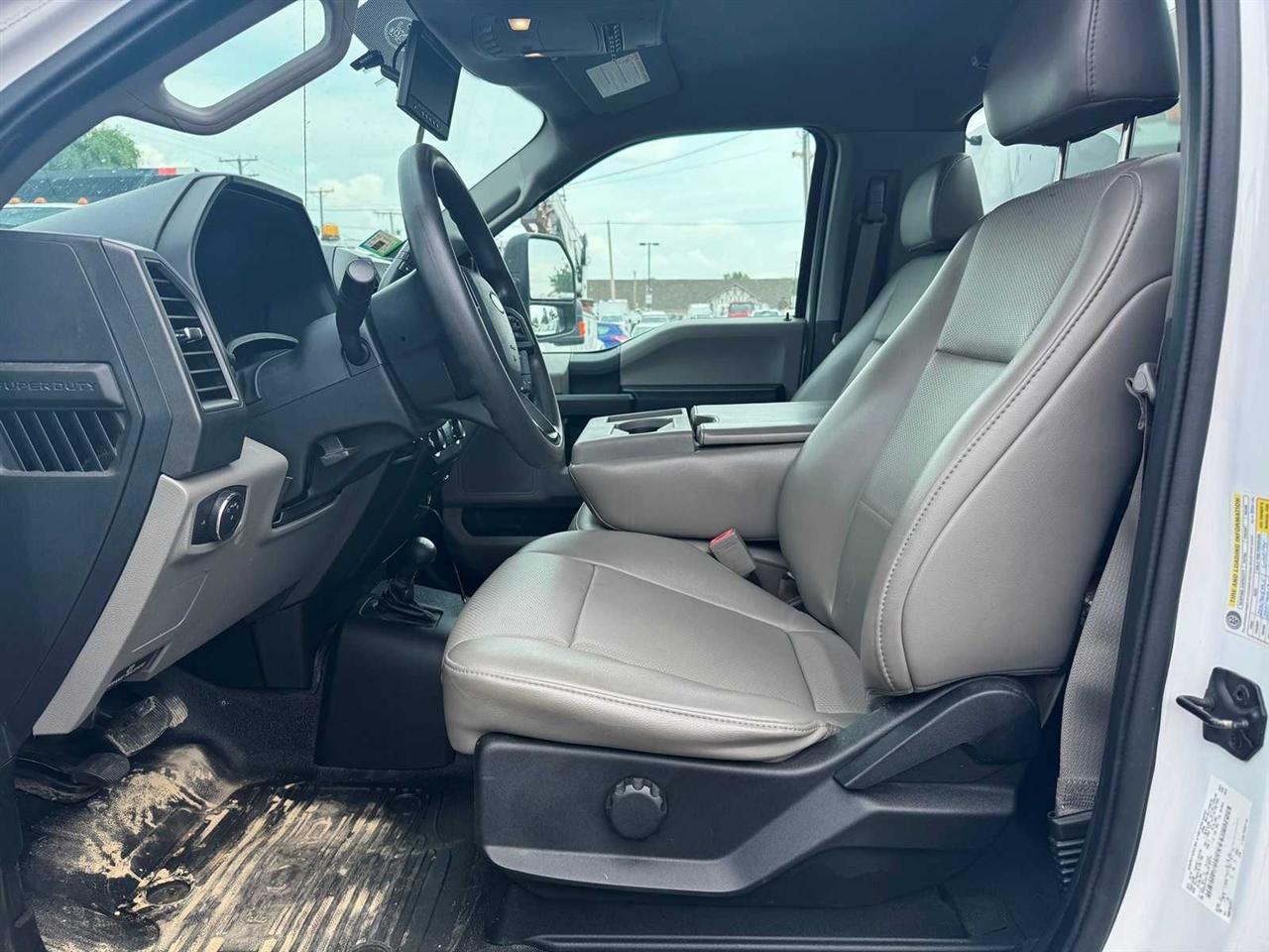 Ford Super Duty F-550 DRW XLT 4WD Reg Cab 145" WB 60" CA 2019