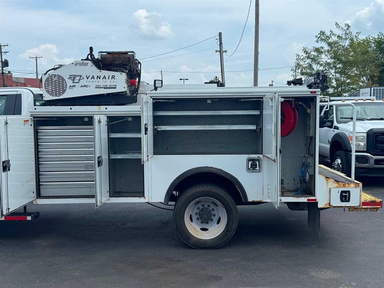 Ford Super Duty F-550 DRW XLT 4WD Reg Cab 145" WB 60" CA 2019