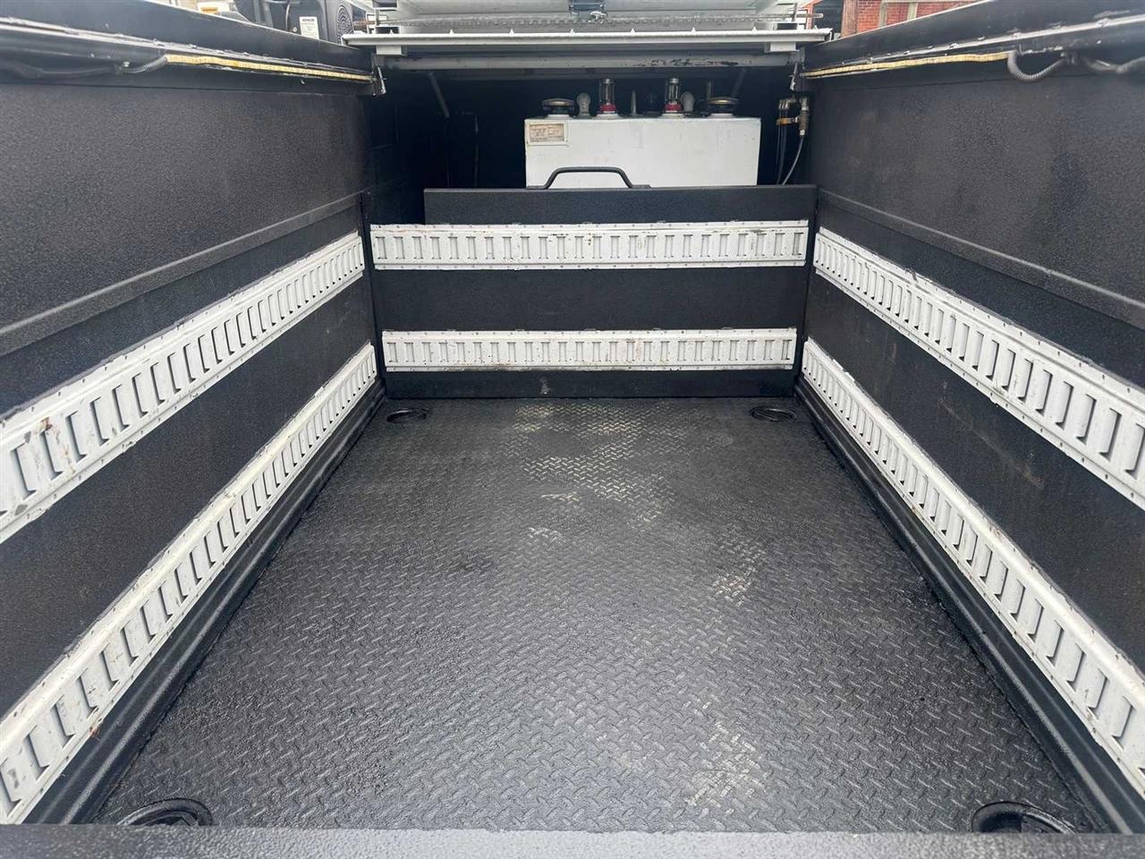Ford Super Duty F-550 DRW XL 4WD Reg Cab 145" WB 60" CA 2019
