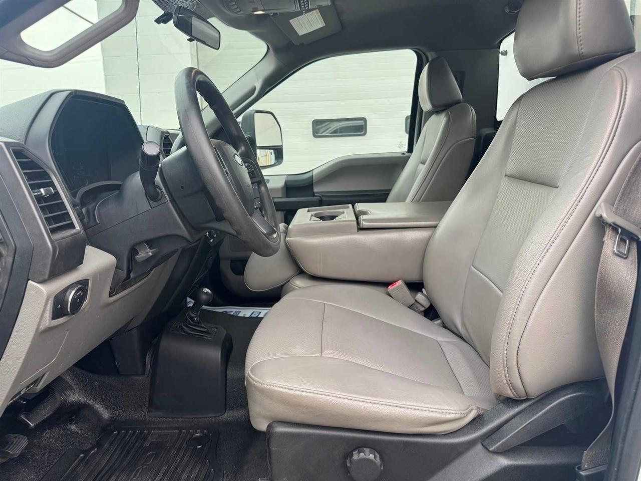 Ford Super Duty F-550 DRW XL 4WD Reg Cab 145" WB 60" CA 2019