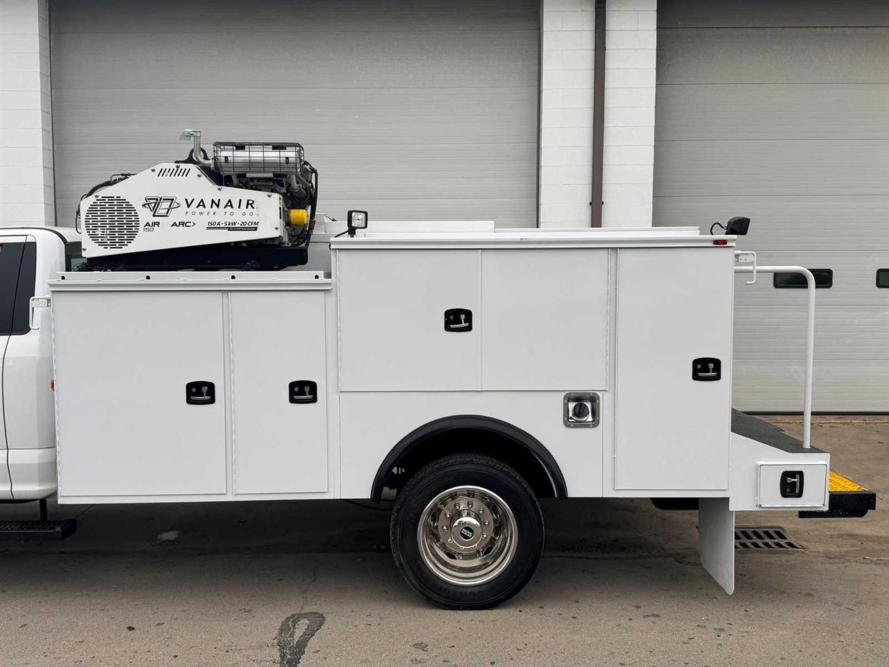 Ford Super Duty F-550 DRW XL 4WD Reg Cab 145" WB 60" CA 2019