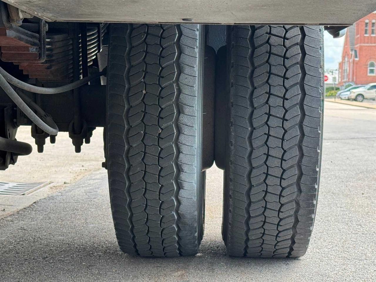 Ford Super Duty F-550 DRW XL 4WD Reg Cab 145" WB 60" CA 2019