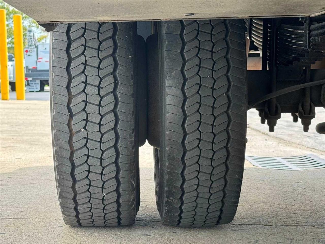 Ford Super Duty F-550 DRW XL 4WD Reg Cab 145" WB 60" CA 2019