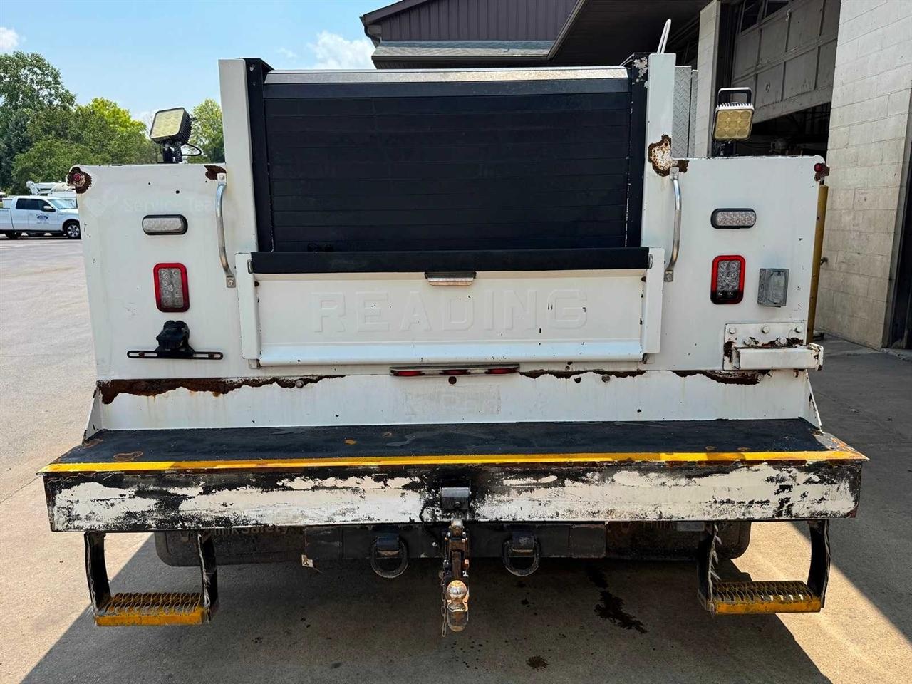 Ford Super Duty F-550 DRW XLT 4WD Reg Cab 145" WB 60" CA 2019