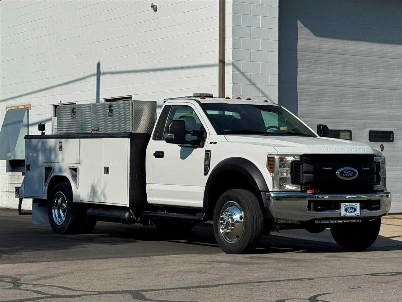 Ford Super Duty F-550 DRW XL 4WD Reg Cab 145" WB 60" CA 2019