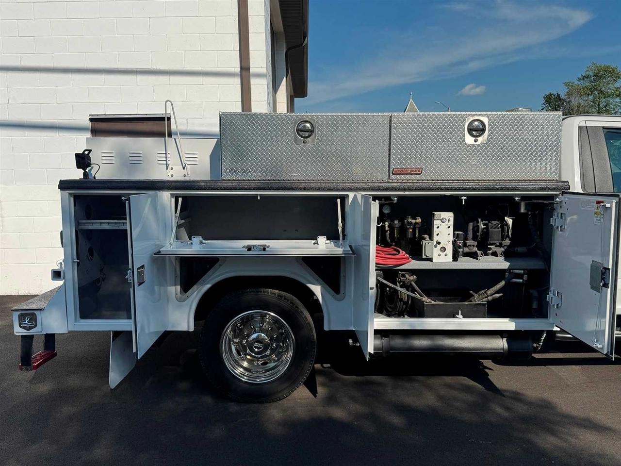 Ford Super Duty F-550 DRW XL 4WD Reg Cab 145" WB 60" CA 2019