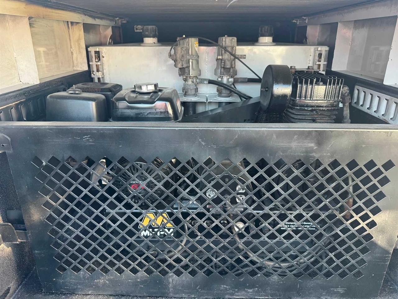 Ford Super Duty F-550 DRW XL 4WD Reg Cab 145" WB 60" CA 2019