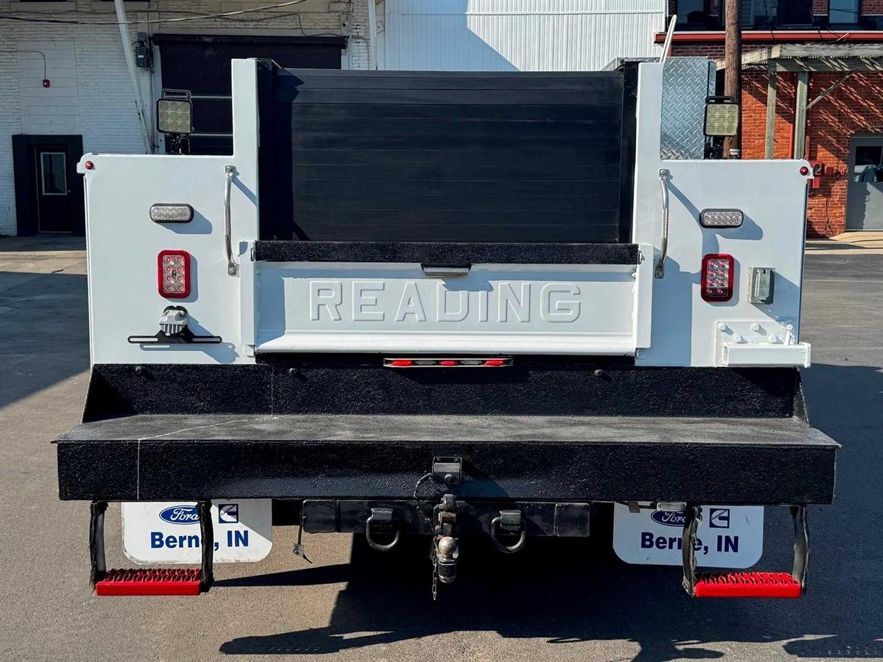 Ford Super Duty F-550 DRW XL 4WD Reg Cab 145" WB 60" CA 2019