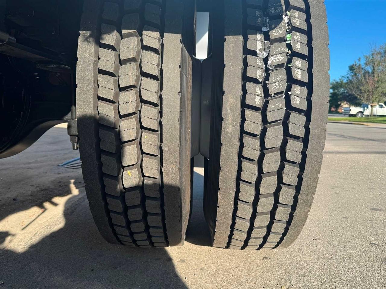 Ford Super Duty F-750 Straight Frame Reg Cab 2016