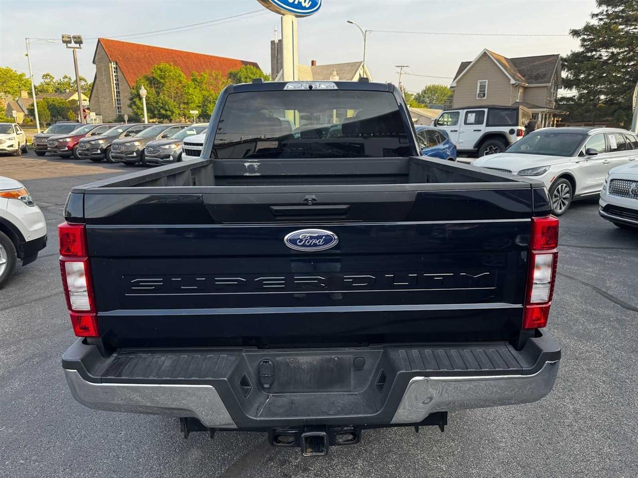 Ford Super Duty F-350 SRW XLT 4WD Crew Cab 6.75' Box 2022
