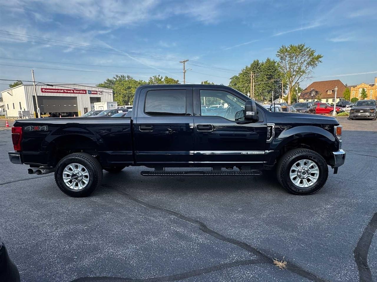 Ford Super Duty F-350 SRW XLT 4WD Crew Cab 6.75' Box 2022