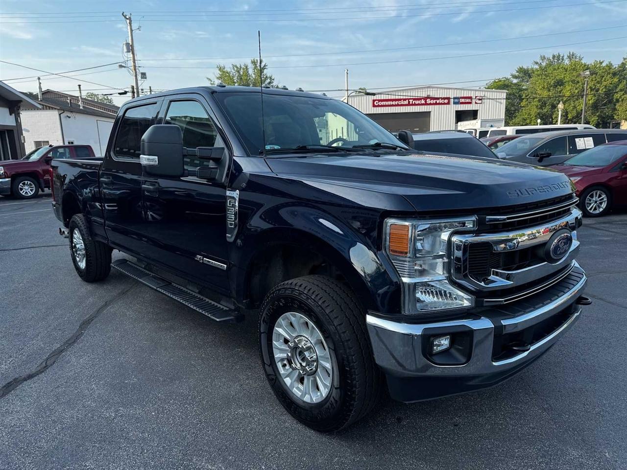 Ford Super Duty F-350 SRW XLT 4WD Crew Cab 6.75' Box 2022