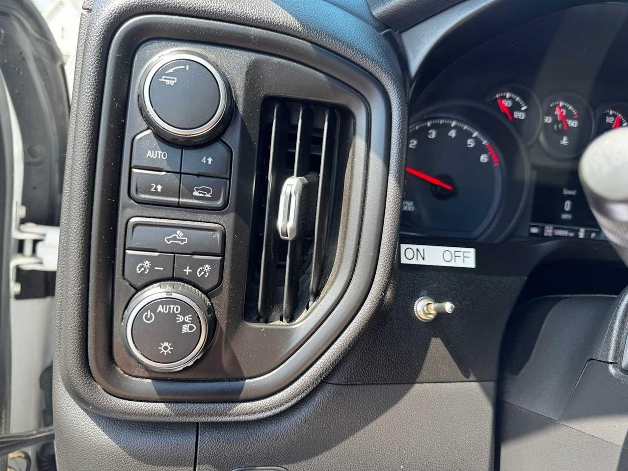 Chevrolet Silverado 1500 4WD Crew Cab 147" Custom 2021