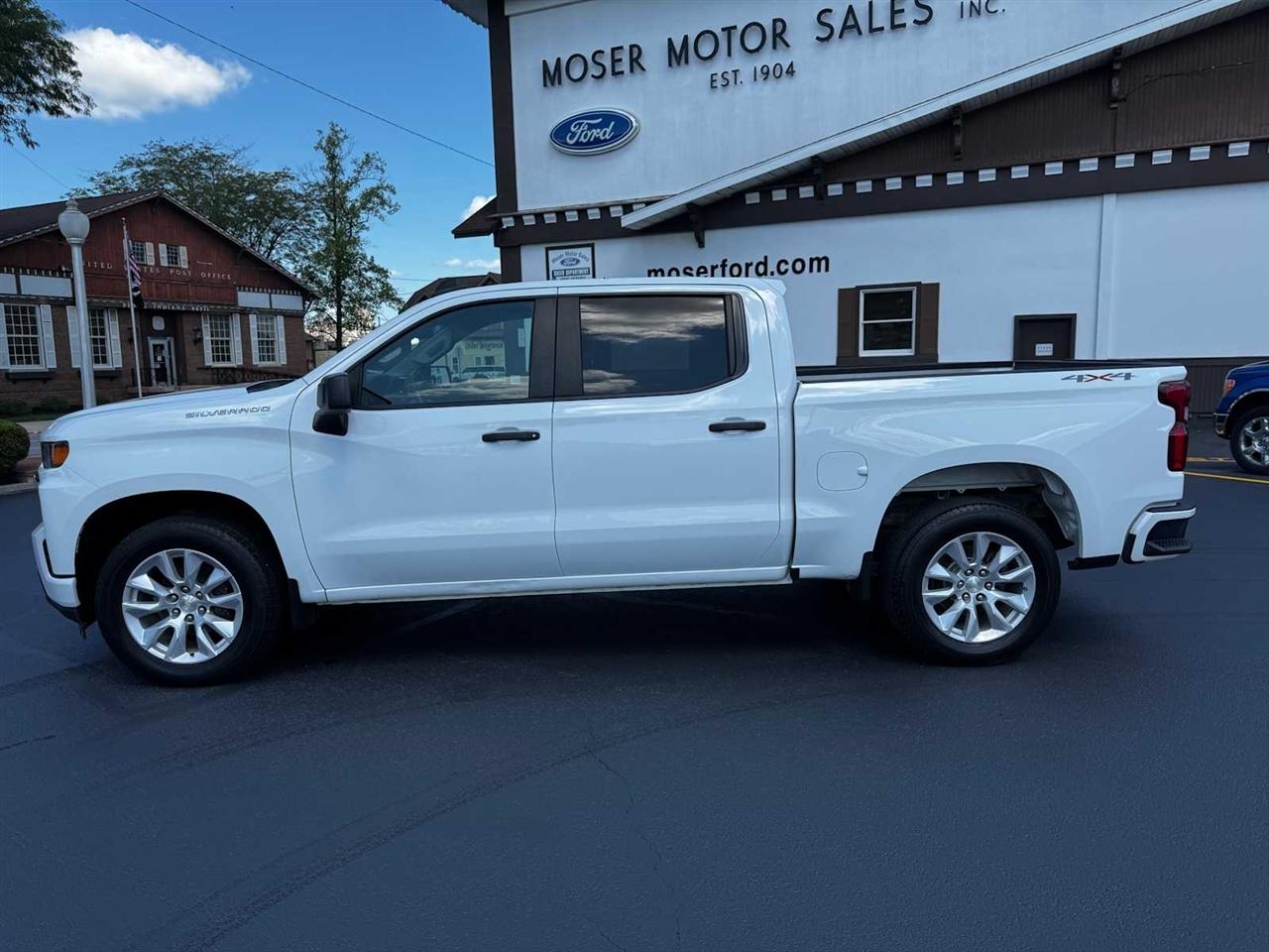 Chevrolet Silverado 1500 4WD Crew Cab 147" Custom 2021