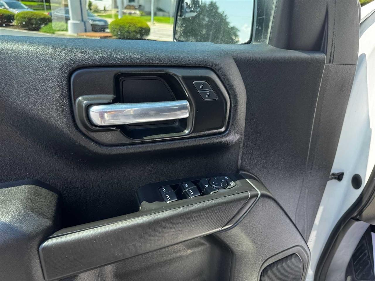 Chevrolet Silverado 1500 4WD Crew Cab 147" Custom 2021