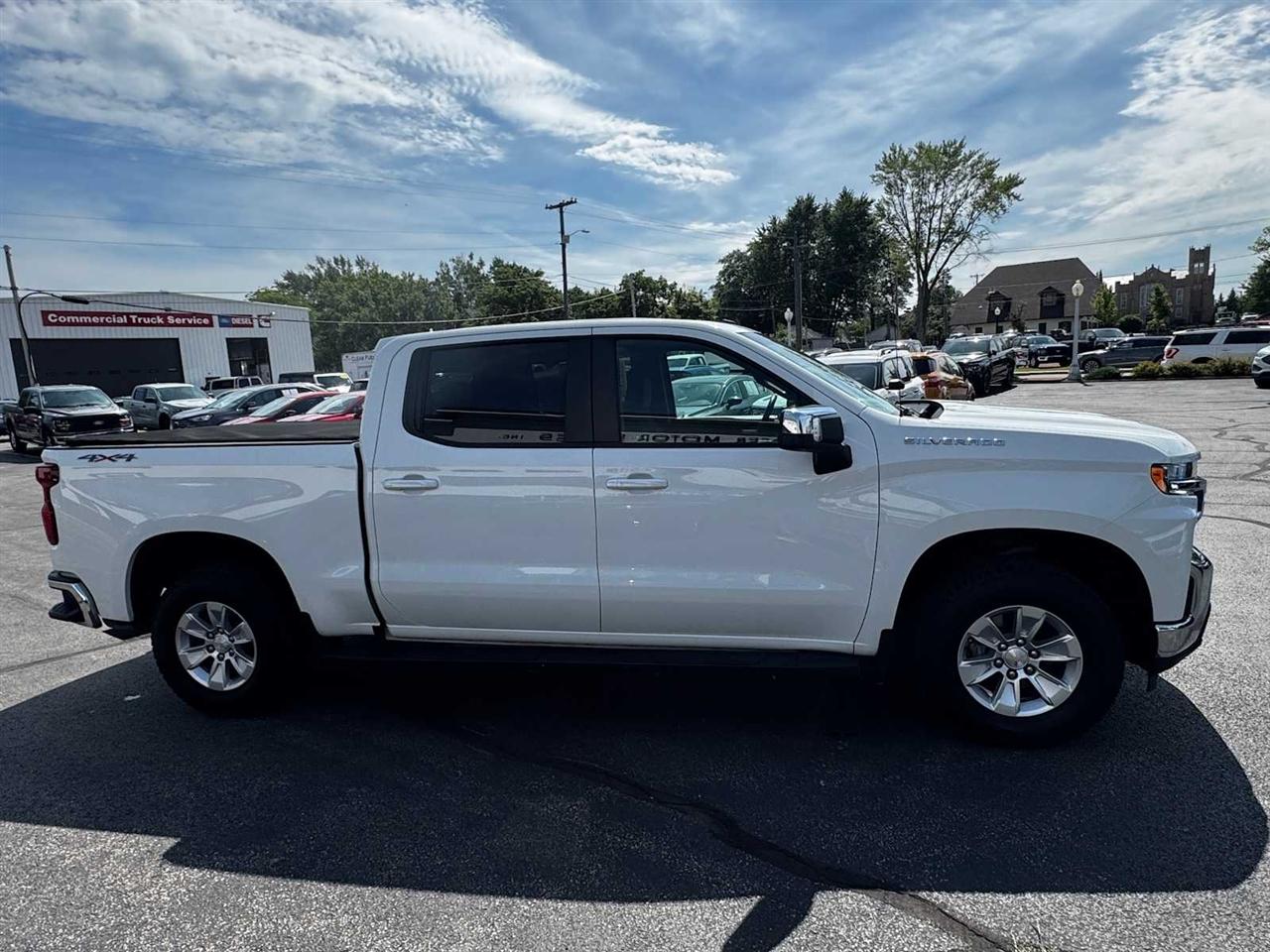 Chevrolet Silverado 1500 LTD 4WD Crew Cab 147" LT w/1LT 2022