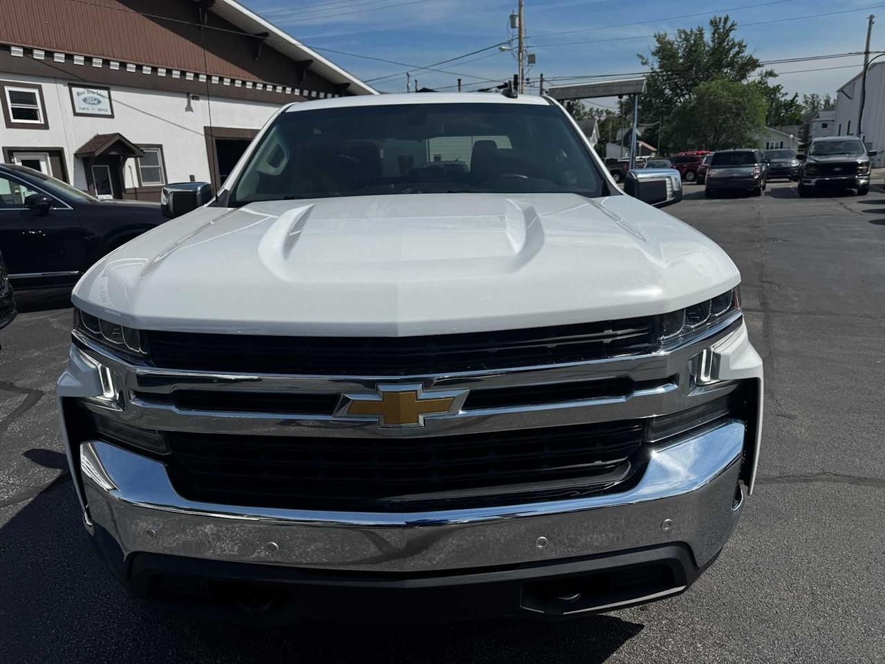 Chevrolet Silverado 1500 LTD 4WD Crew Cab 147" LT w/1LT 2022