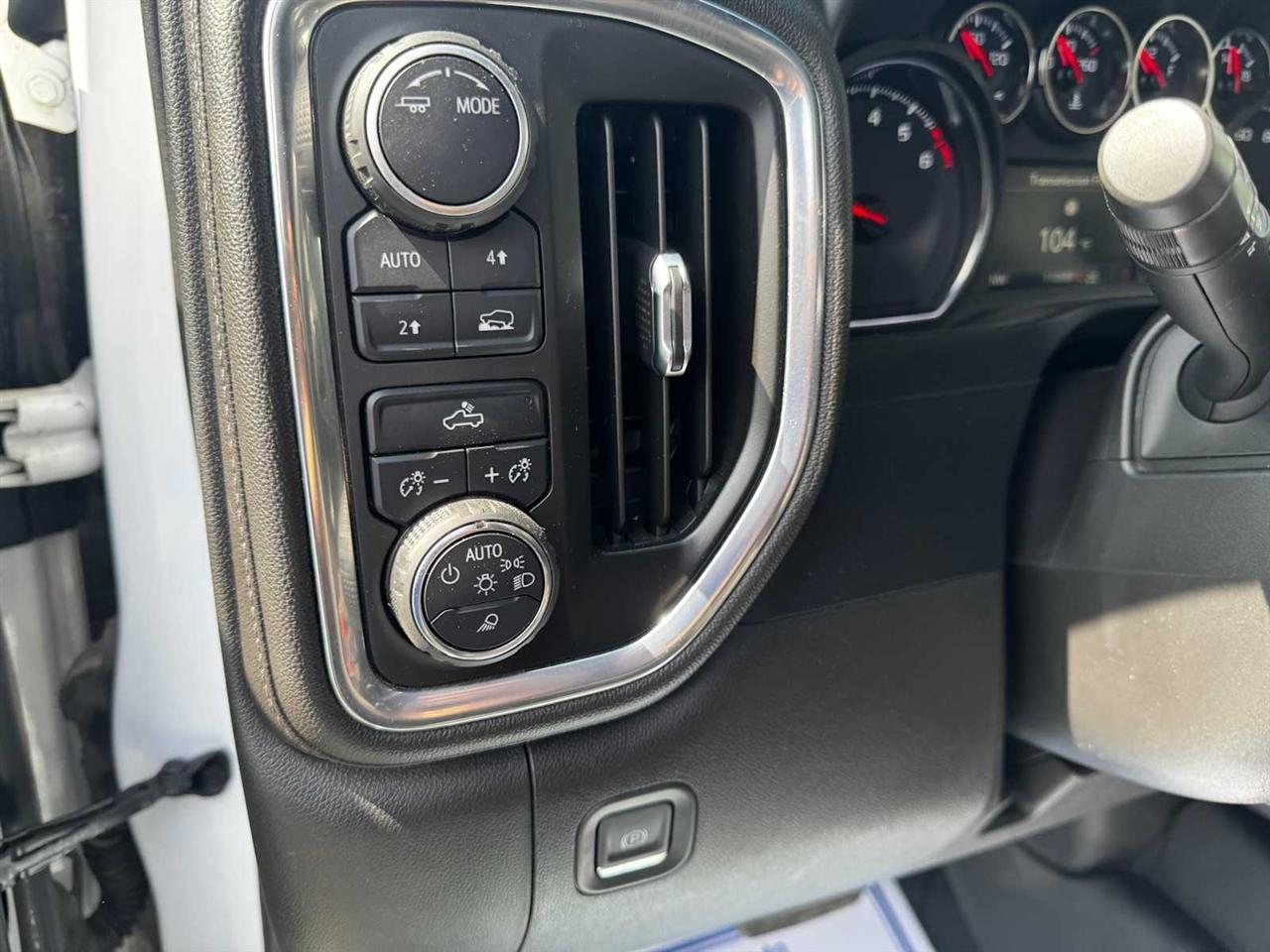 Chevrolet Silverado 1500 LTD 4WD Crew Cab 147" LT w/1LT 2022