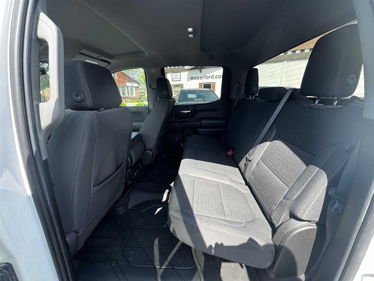 Chevrolet Silverado 1500 LTD 4WD Crew Cab 147" LT w/1LT 2022
