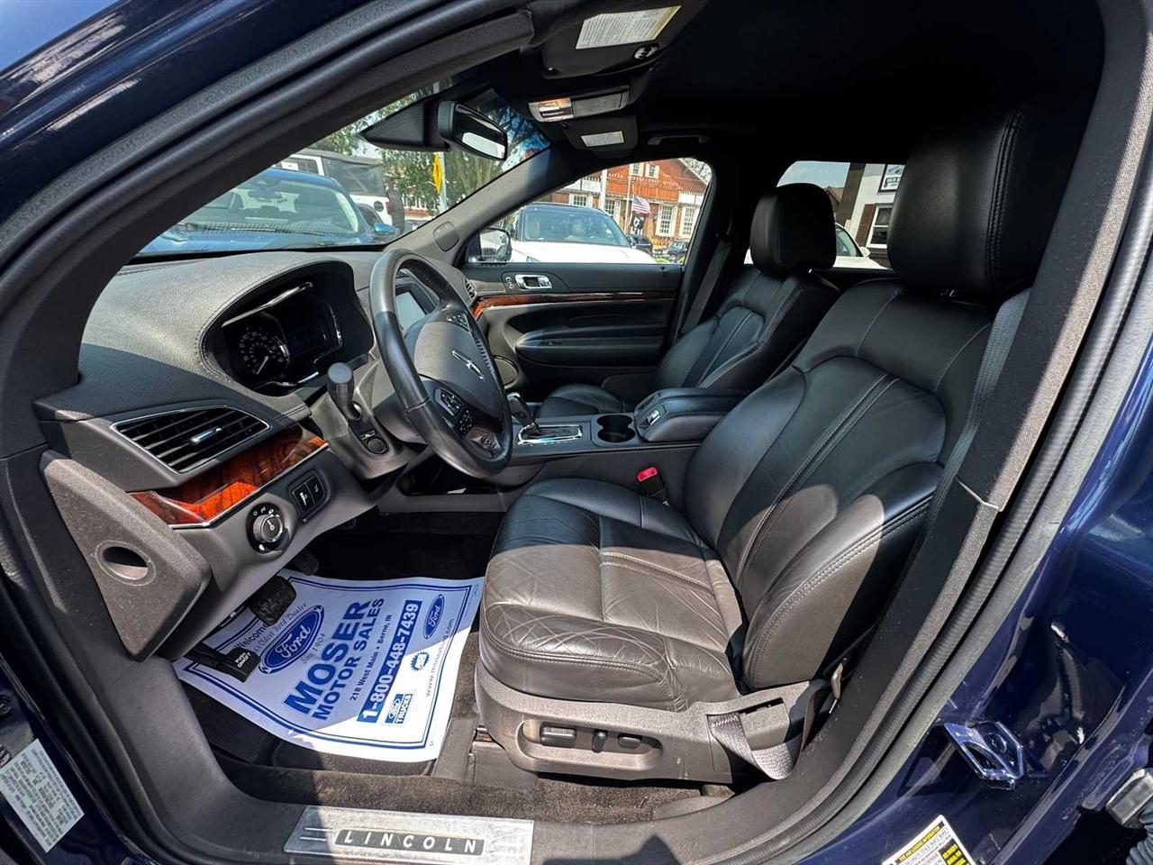 Lincoln MKT 4dr Wgn 3.7L AWD w/Limo Pkg 2013