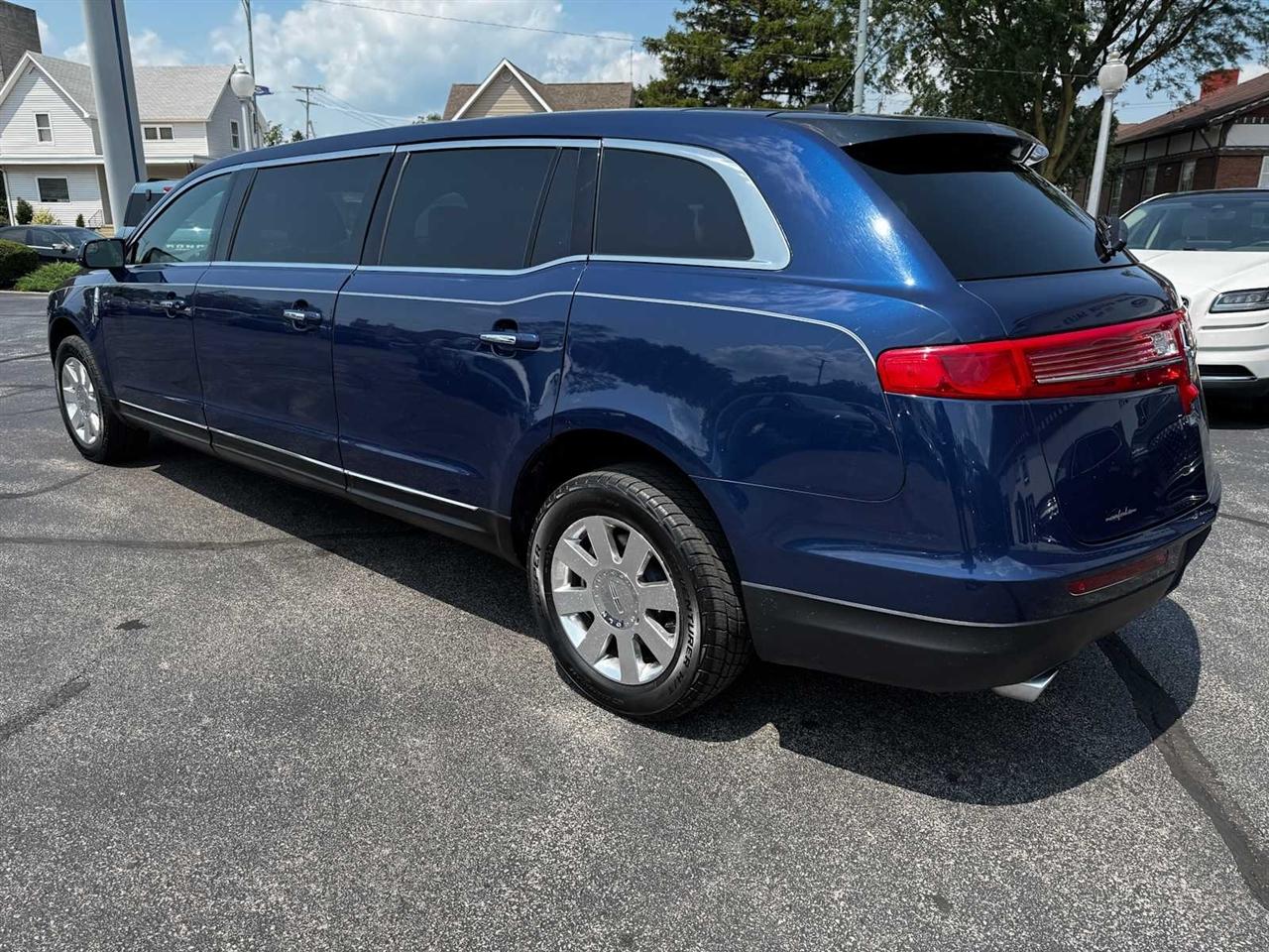 Lincoln MKT 4dr Wgn 3.7L AWD w/Limo Pkg 2013