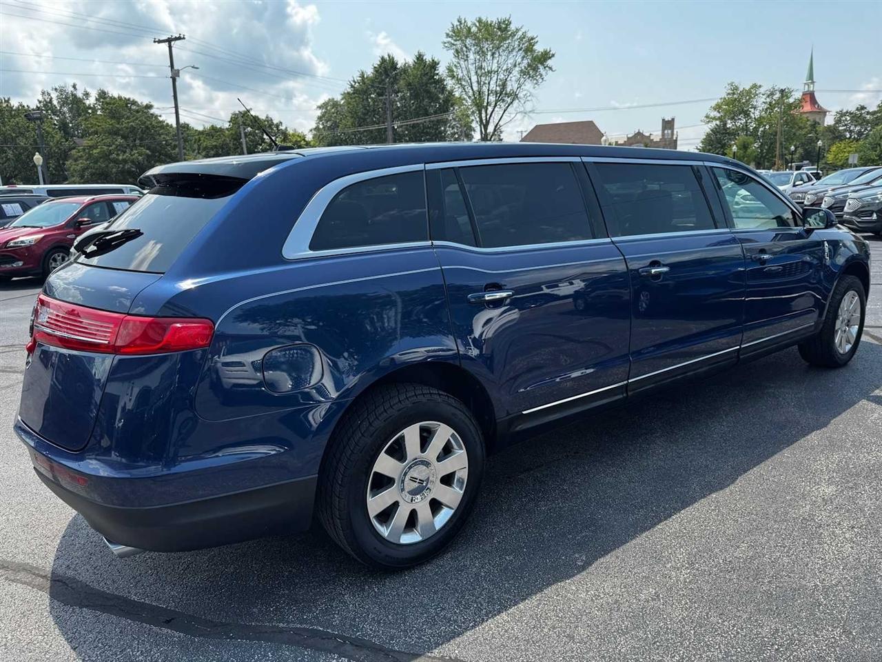 Lincoln MKT 4dr Wgn 3.7L AWD w/Limo Pkg 2013