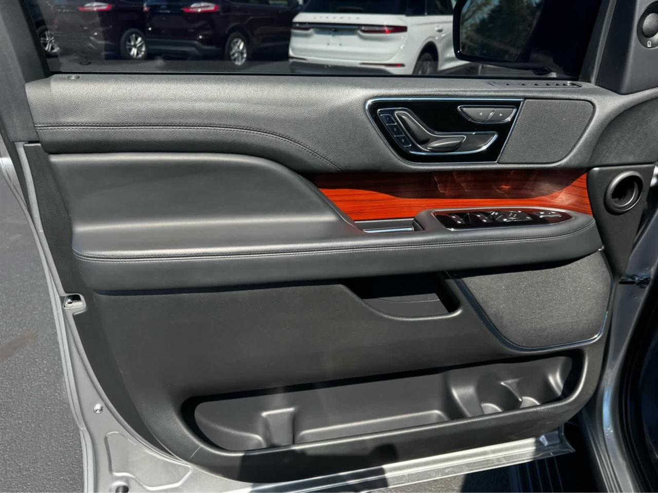 Lincoln Navigator L Premiere 4x4 2024