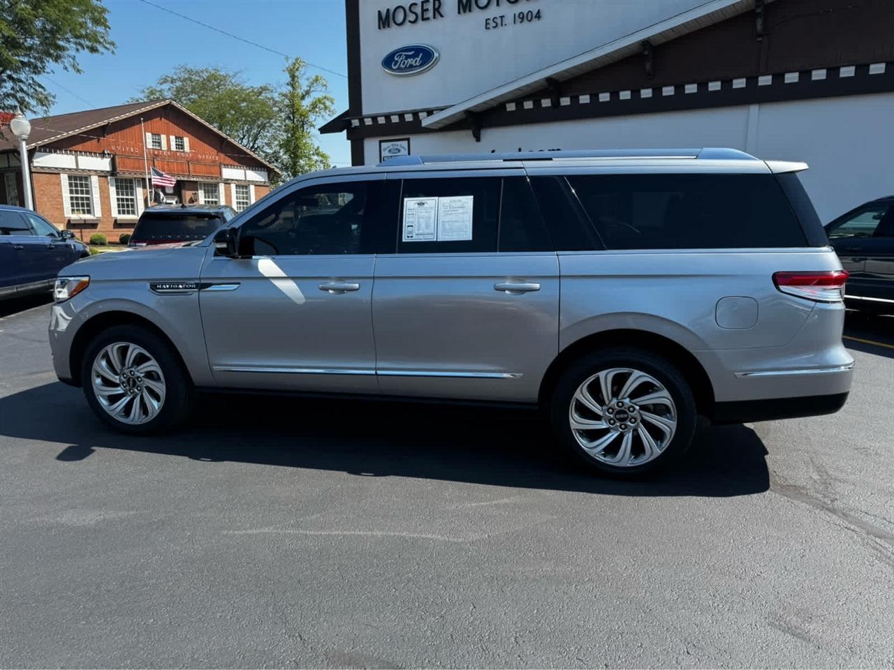 Lincoln Navigator L Premiere 4x4 2024