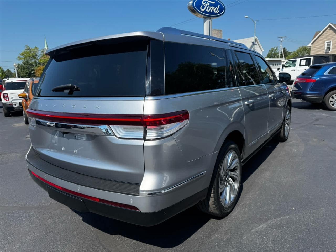 Lincoln Navigator L Premiere 4x4 2024