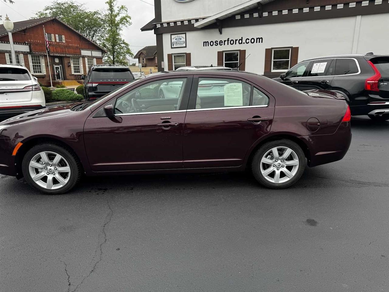 Mercury Milan 4dr Sdn Premier FWD 2011