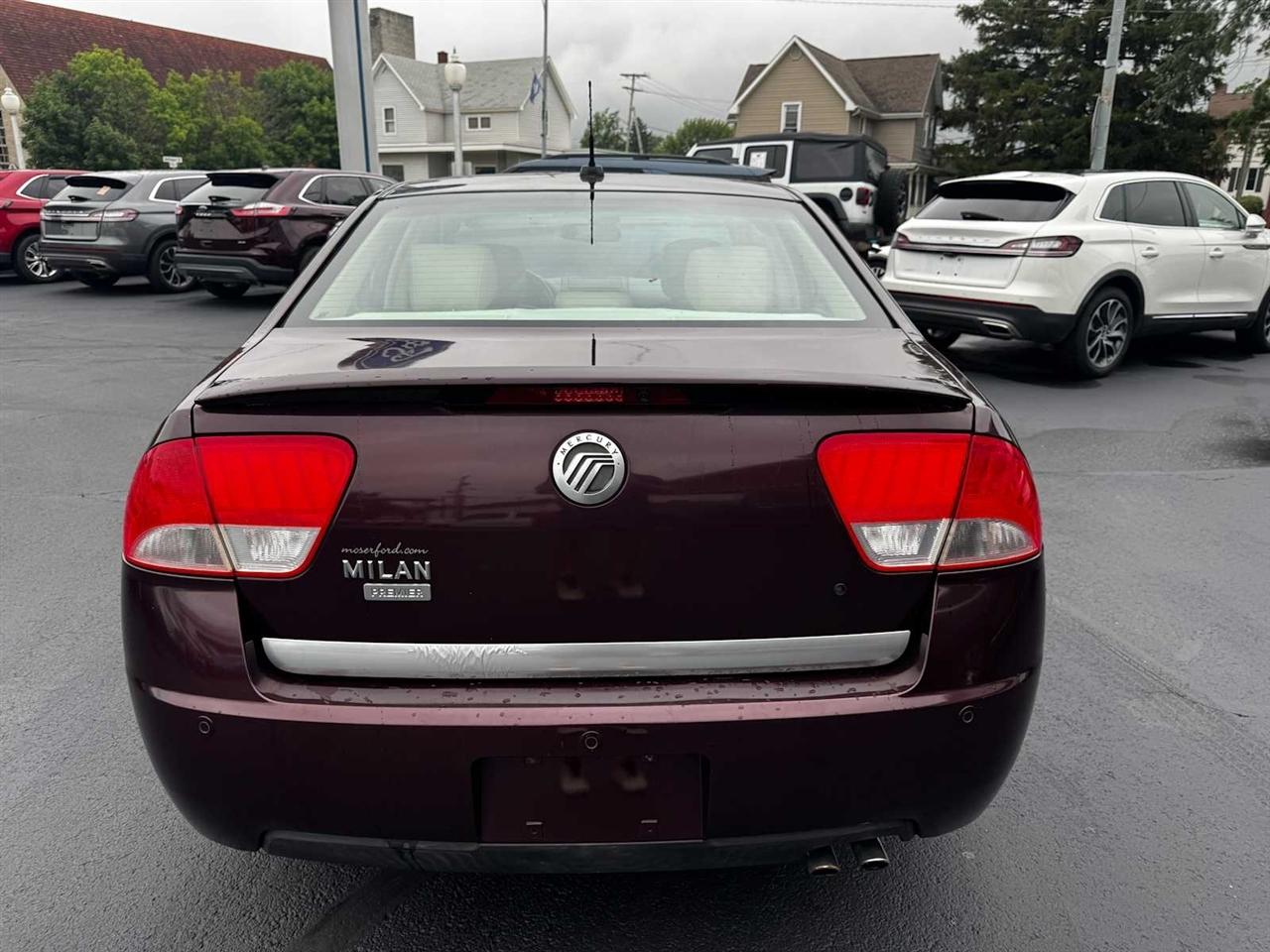 Mercury Milan 4dr Sdn Premier FWD 2011