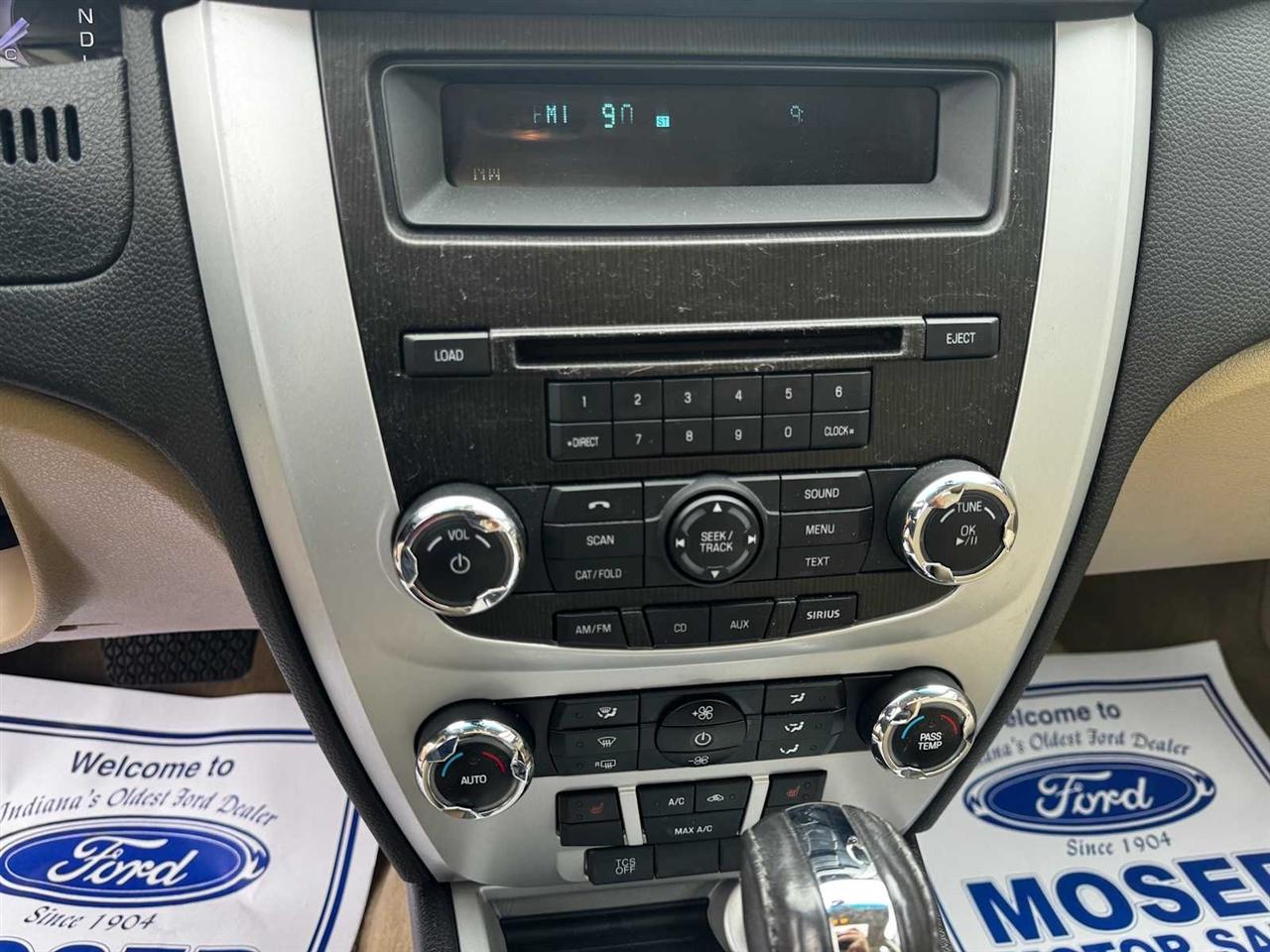Mercury Milan 4dr Sdn Premier FWD 2011