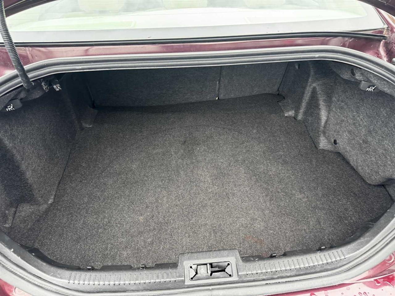 Mercury Milan 4dr Sdn Premier FWD 2011
