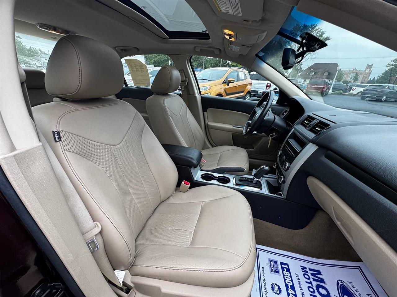Mercury Milan 4dr Sdn Premier FWD 2011