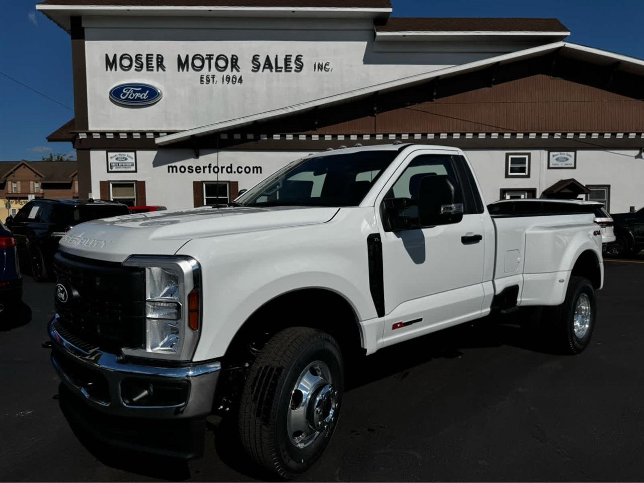 Ford Super Duty F-350 DRW XL 4WD Reg Cab 8' Box 2027