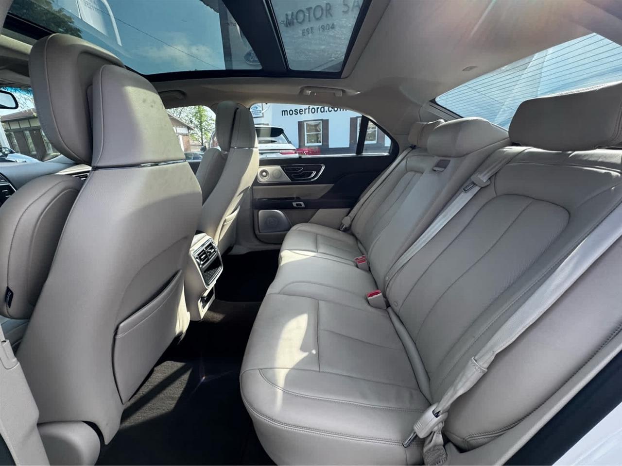 Lincoln Continental Reserve FWD 2017