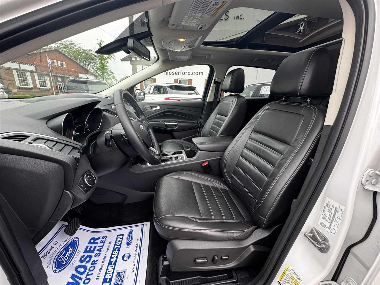 Ford Escape Titanium 4WD 2017