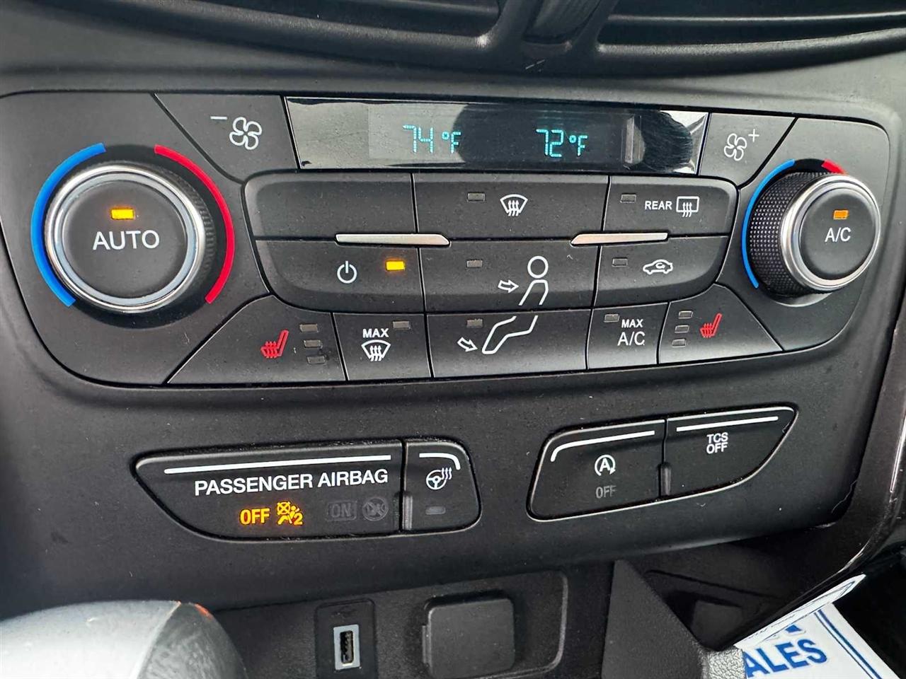 Ford Escape Titanium 4WD 2017