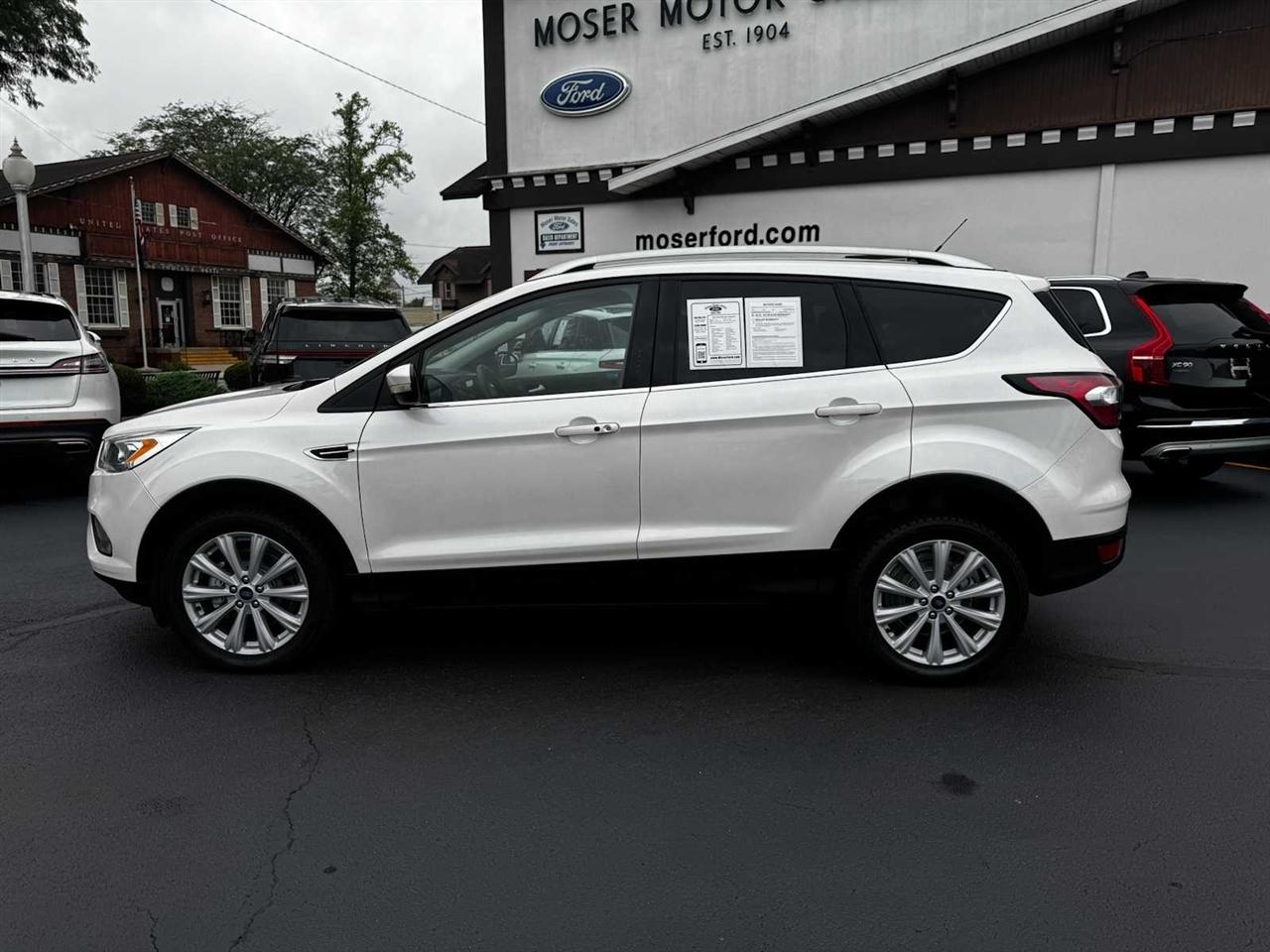 Ford Escape Titanium 4WD 2017