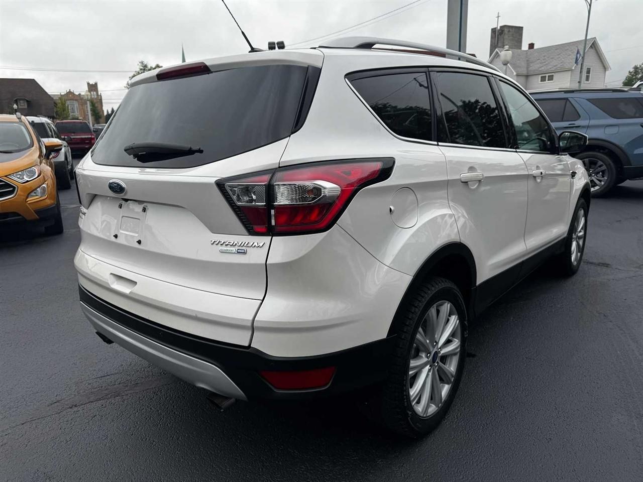 Ford Escape Titanium 4WD 2017