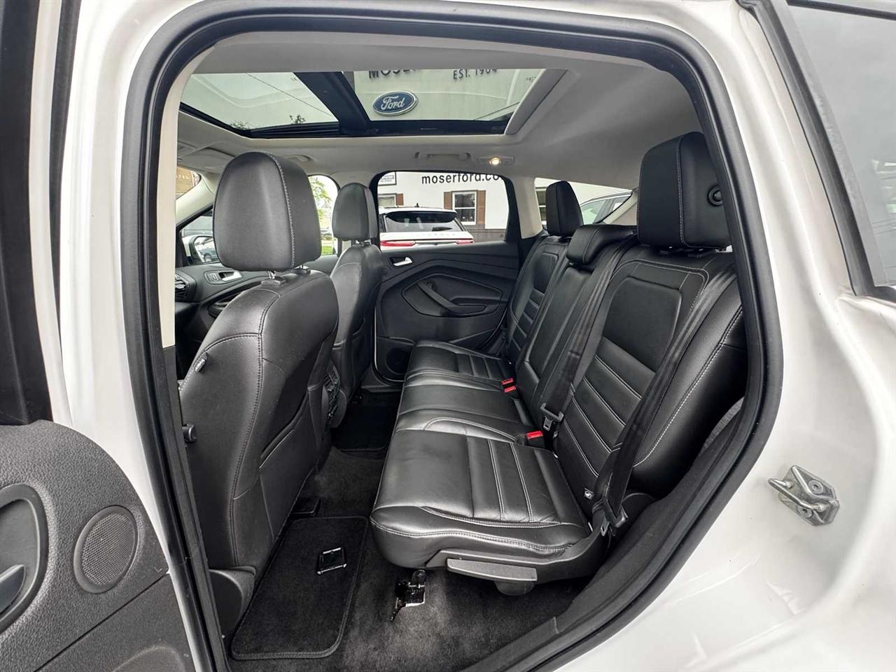 Ford Escape Titanium 4WD 2017